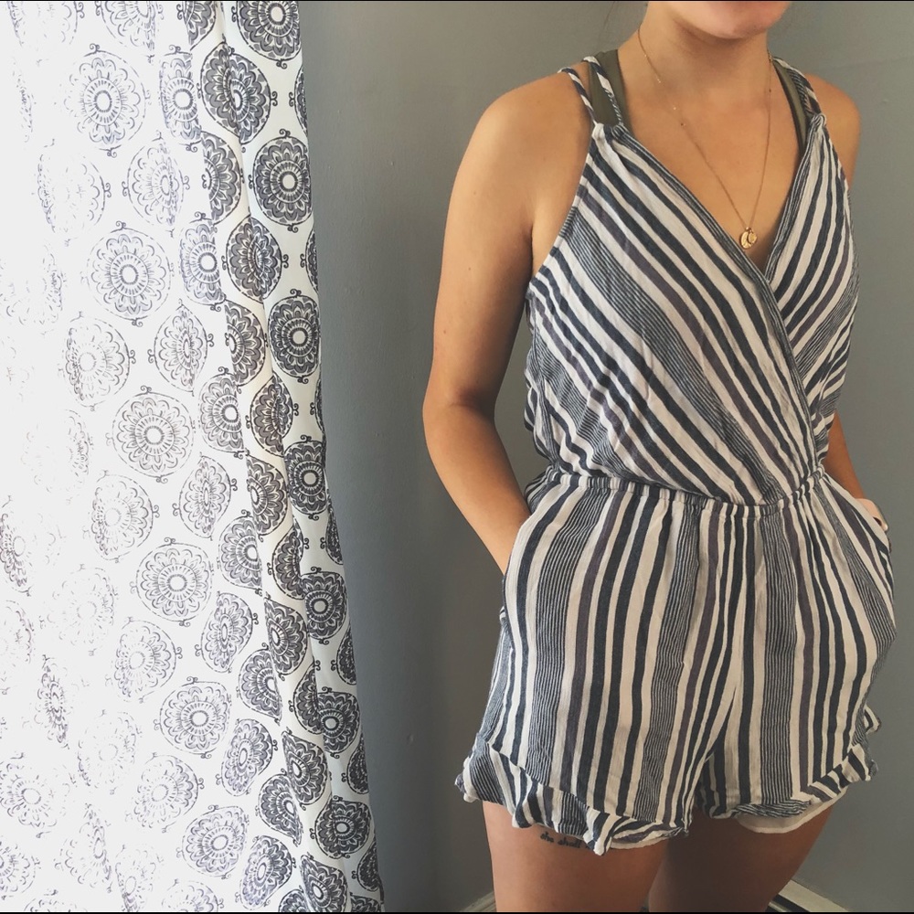 American eagle romper size medium